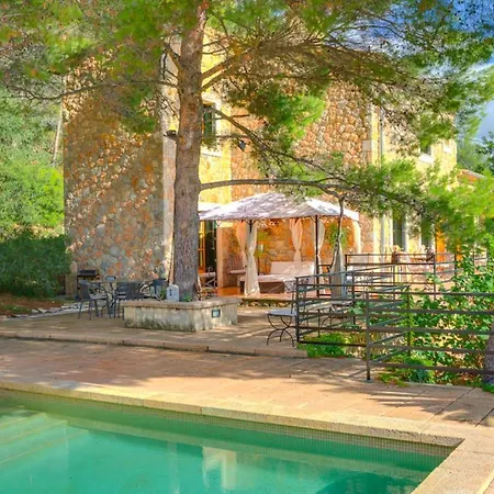 Es Pinar Villa *